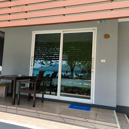 Maenam Villa Hotel Mae Nam Exterior photo